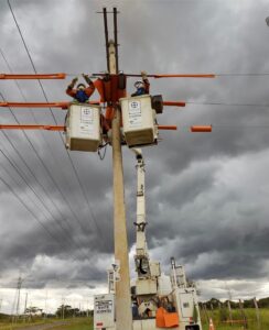 Áreas de São Sebastião e Lago Sul terão o fornecimento de energia suspenso nesta terça (10) para serviços na rede