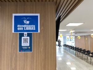 Atendimento com mediação em Libras já está disponível no Detran-DF