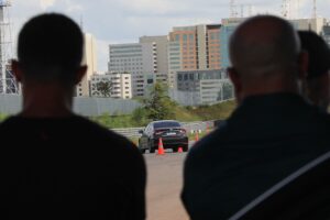 Autódromo Internacional de Brasília recebe treinamento de direção defensiva para motoristas do TCDF