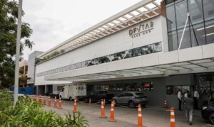 Bolsonaro mantém melhora clínica e laboratorial, mas segue em UTI