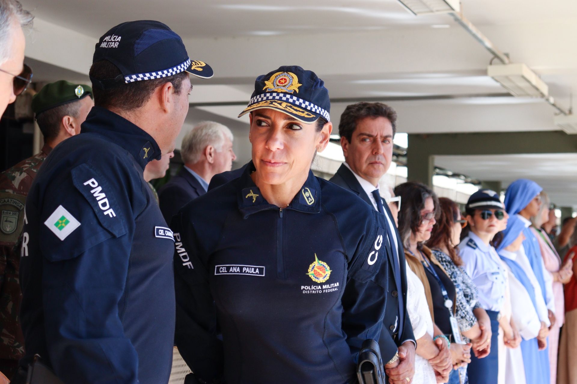 Comandante-geral da PMDF prestigia cerimônia histórica de mulheres às Forças Armadas