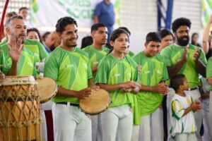Construindo Campeões entrega materiais à Apae Goiânia