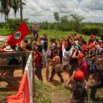 Contra violência e por reforma agrária, mulheres do MST ocupam terras