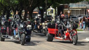 Desfile cívico emociona público, reúne estudantes e resgata tradição histórica em aniversário de Ceilândia