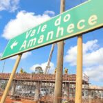 Equipes do GDF trabalham na implantação de vigas do Viaduto de Planaltina e na terceira faixa da BR-020