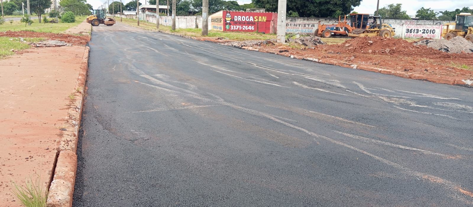 Equipes reparam afundamento de solo em rua do Setor O, em Ceilândia