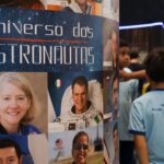 Estudantes do CEF 102 Norte visitam a exposição Universo Espacial — A Terra é Azul