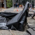 Explosão abre grande buraco na Rua da Consolação em São Paulo
