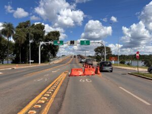 Faixa da Ponte Honestino Guimarães, no Lago Sul, será interditada para obra nesta sexta (6)