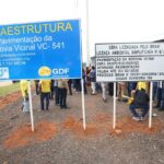 Governador Ibaneis Rocha assina ordem de serviço para pavimentação da VC-541, em Brazlândia
