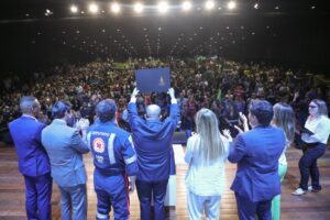 Governador Ibaneis Rocha nomeia 1.154 profissionais para reforçar a rede pública de saúde