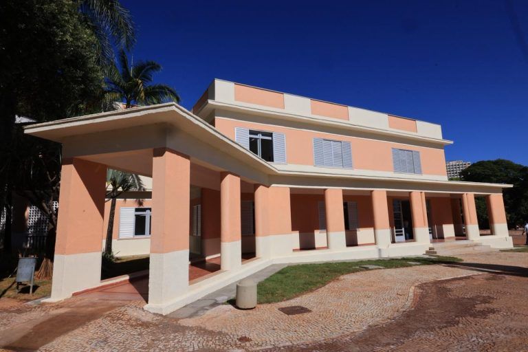 Governo conclui entrega da restauração dos prédios históricos da Praça Cívica