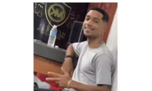 Homem que matou mulher em joalheria deixa hospital e é preso