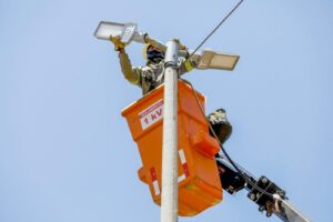 Iluminação em LED chega a quase 97% dos postes do DF e reforça segurança nas cidades