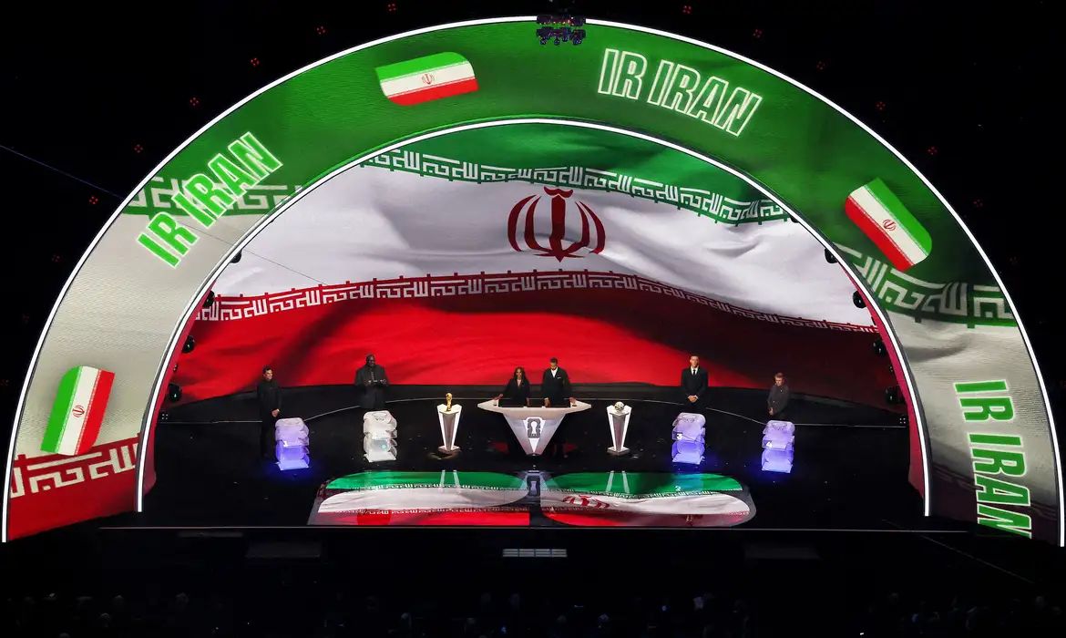 Irã segue preparação para Copa, mas não jogará nos EUA, diz dirigente