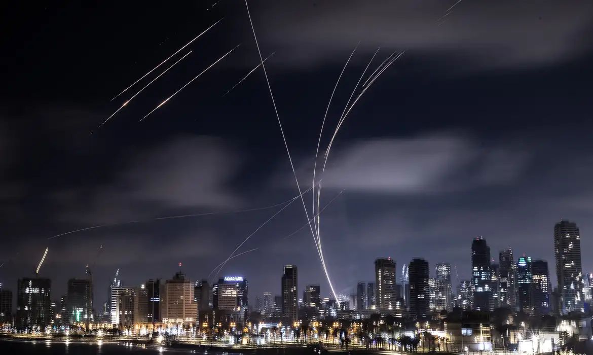 Militares do Irã rejeitam comentário de Trump sobre negociação