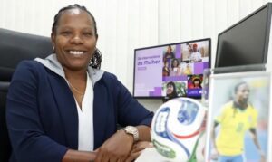Mulheres no futebol: coragem e política pública confrontam preconceito