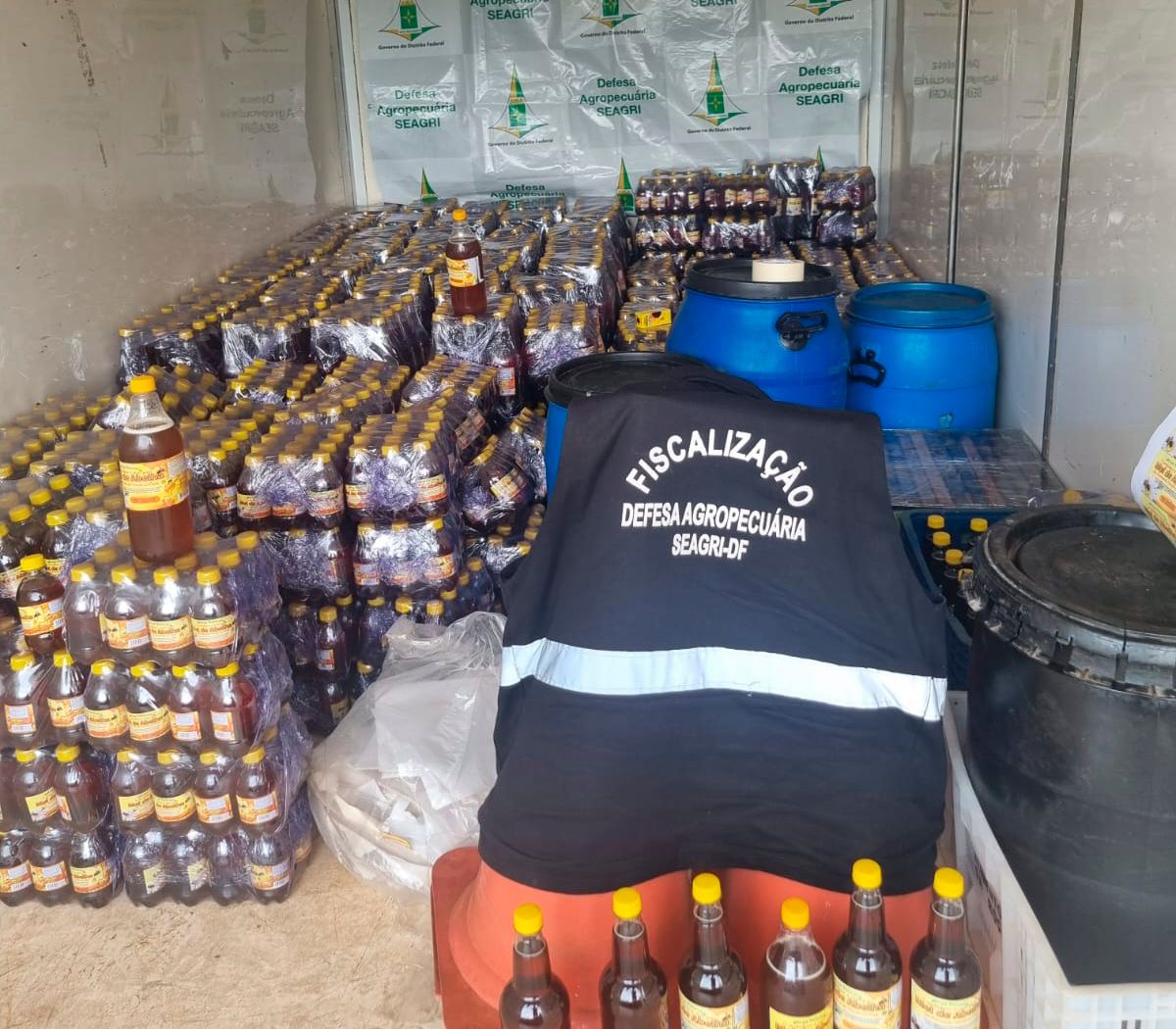 Operação HoneyPot apreende mais de 2,3 toneladas de mel irregular em Ceilândia
