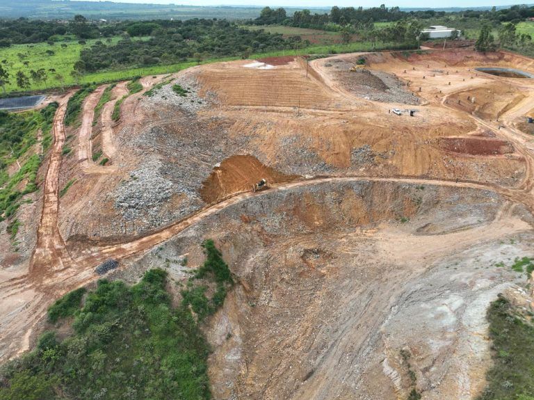 Ouro Verde formaliza pedido de encerramento definitivo do lixão de Padre Bernardo