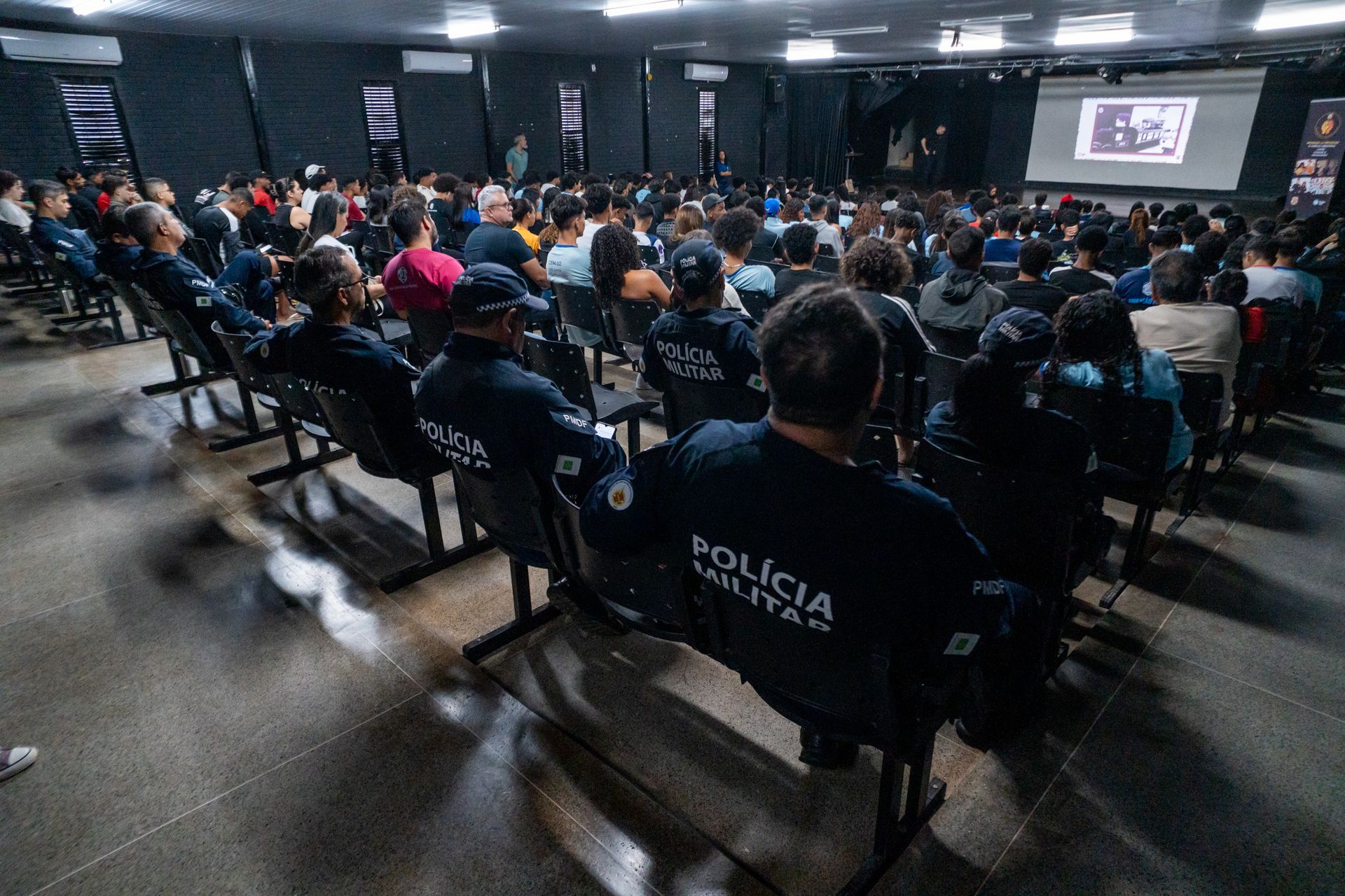 Palestra debate cyberbullying a alunos do Gama