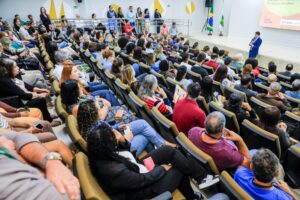 Palestra internacional sobre qualidade de vida e bem-estar mobiliza servidores do GDF