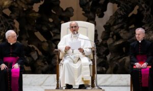 Papa Leão chama guerra no Oriente Médio de "escândalo" para humanidade