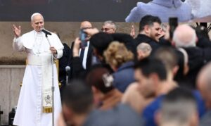 Papa Leão denuncia violência atroz na guerra do Irã e pede cessar-fogo