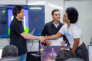 Participantes do Pró-Jovem Digital recebem certificados em evento no Riacho Fundo