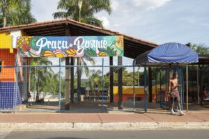 Praças da Candangolândia foram completamente reformadas; ciclovias construídas e escolas ganharam cara nova