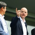 Presidente da Fifa promete apoio da entidade para Irã disputar Mundial