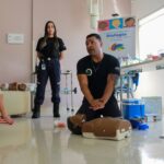 Profissionais orientam pacientes e acompanhantes sobre prevenção de engasgos no Hospital da Criança