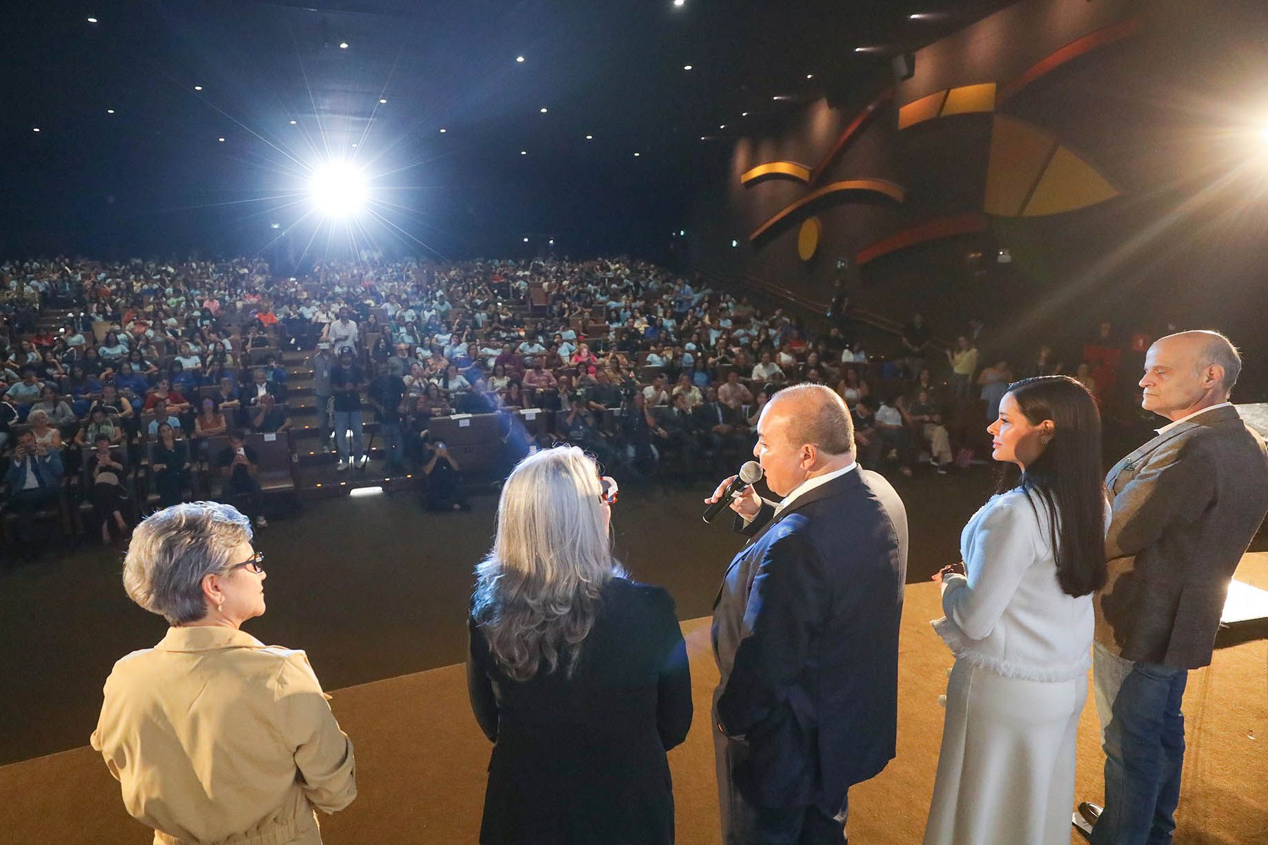 Programa Pontes para o Mundo chega à segunda edição com mais vagas e mais países