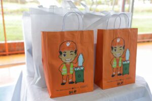 Projeto de educação ambiental forma alunos e incentiva descarte correto de resíduos no DF