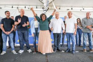 Quinhentas famílias do Arapoanga recebem escrituras de moradia neste sábado (7)