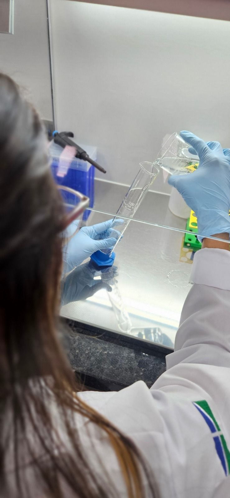 Startup desenvolve ativos para cosméticos a partir do veneno de vespas do Cerrado