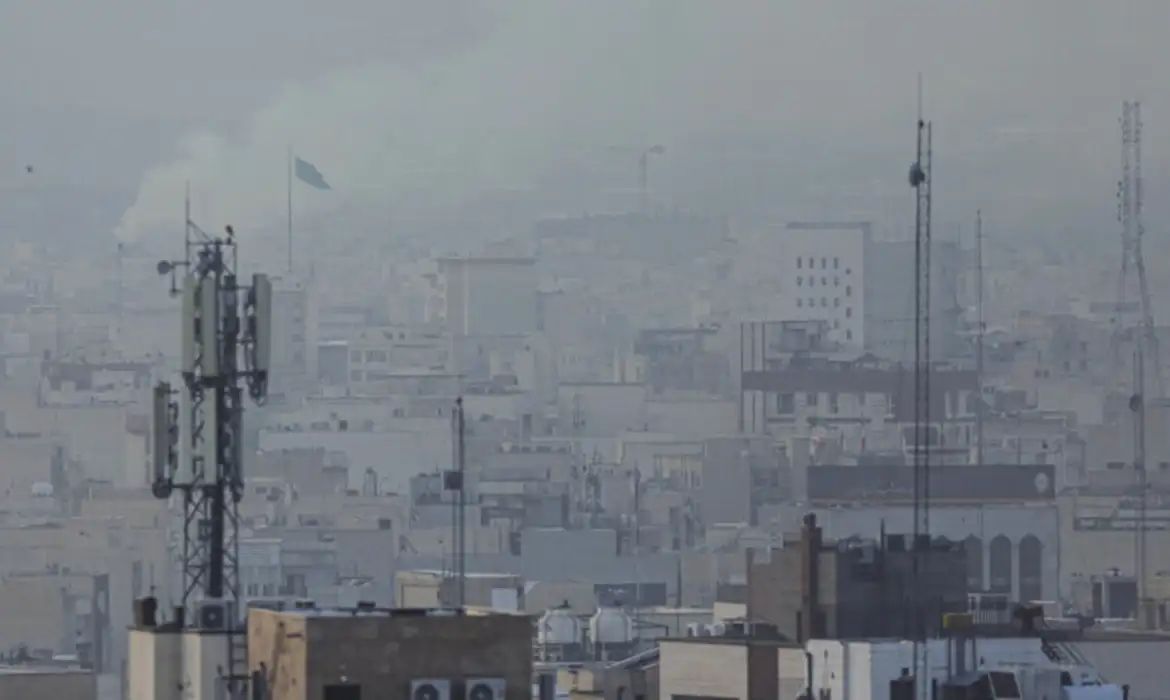 Aeronave dos EUA é abatida sobre Irã e piloto está desaparecido