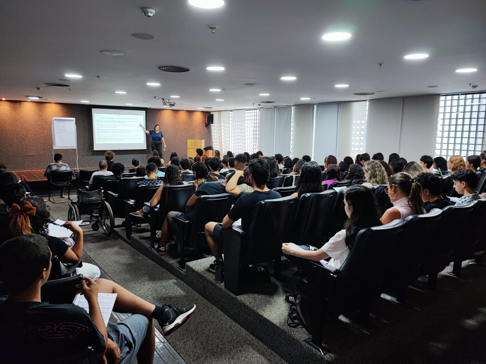 Biblioteca Nacional de Brasília oferece aulões preparatórios para vestibular 60+ da UnB