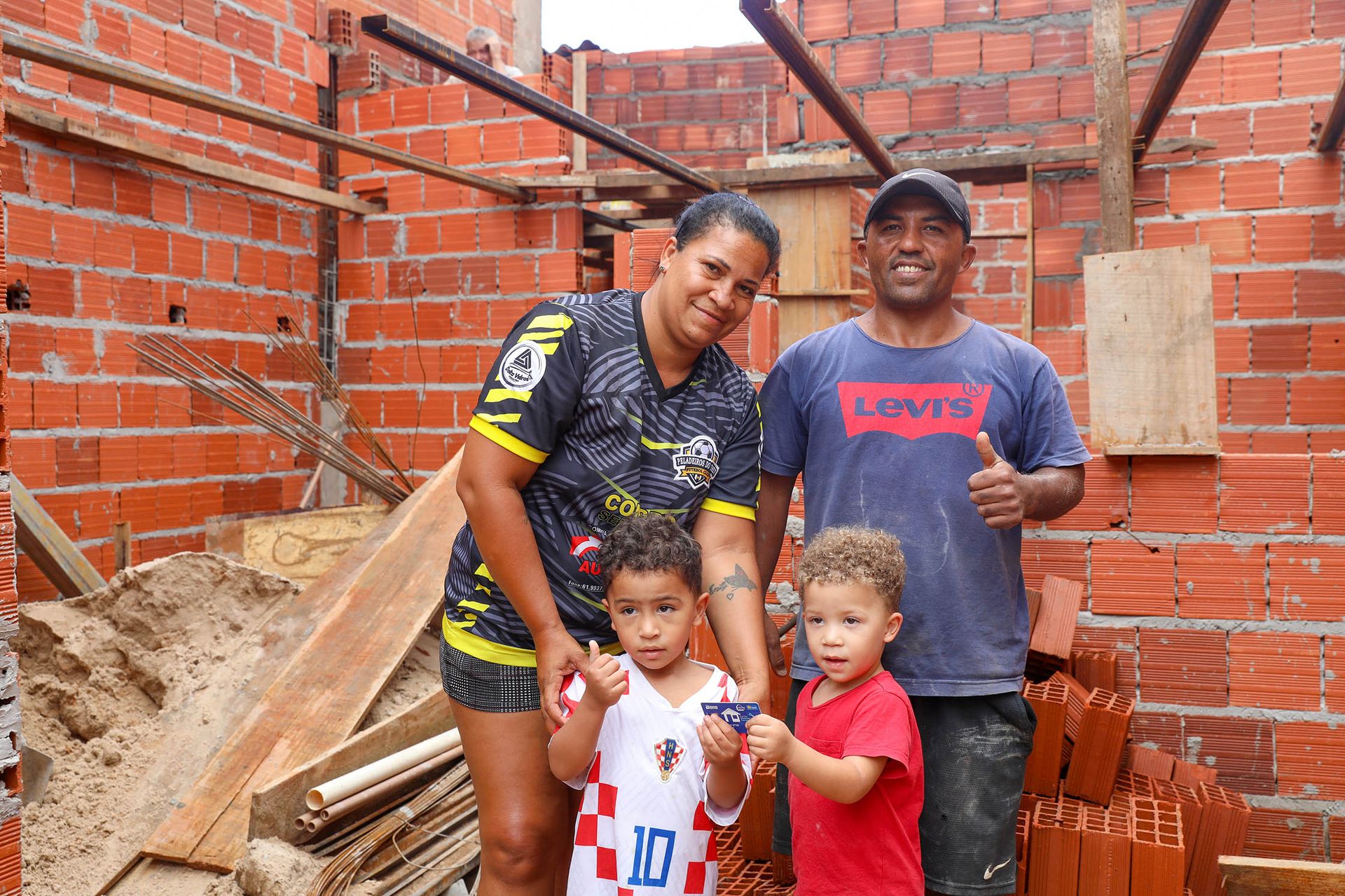 Cartão Material de Construção dá a chance de 250 famílias em situação de vulnerabilidade reconstruirem seus lares