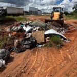 Descarte irregular de lixo gera multa na Praça dos Eucaliptos, em Ceilândia Norte
