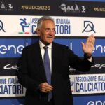 Dirigente de futebol da Itália deixa cargo após país dar adeus à Copa