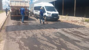 Em Ceilândia, força-tarefa retira mais de 240 toneladas de entulho