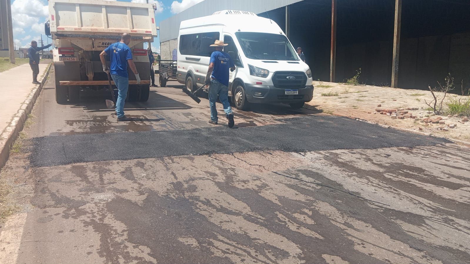 Em Ceilândia, força-tarefa retira mais de 240 toneladas de entulho