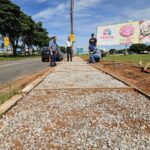 GDF constrói 200 metros de calçadas na QN 11 do Riacho Fundo II