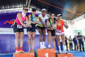 Governadora premia vencedores da Maratona Brasília