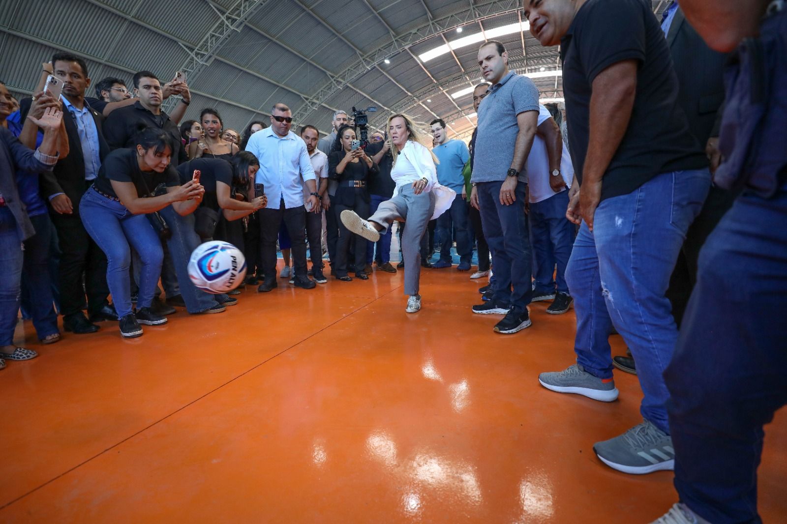 Governadora reinaugura Ginásio de Esportes de Samambaia, com investimento de R$ 1,2 milhão