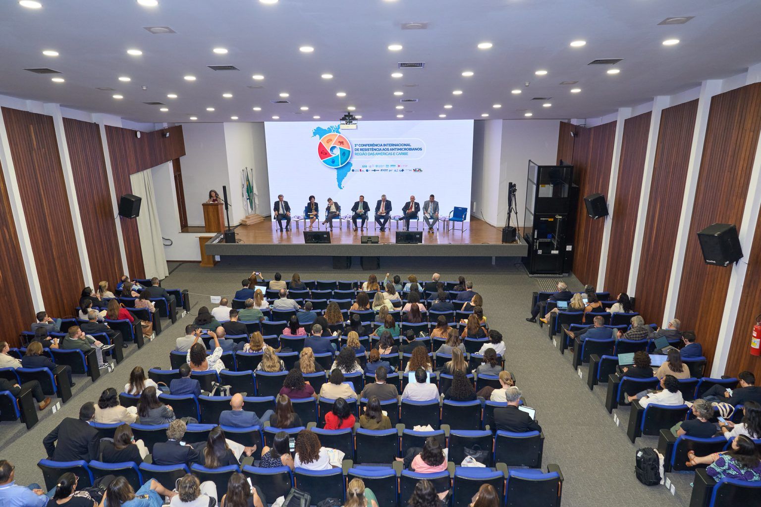 Lacen-GO participa da 1ª Conferência Internacional sobre Resistência aos Antimicrobianos
