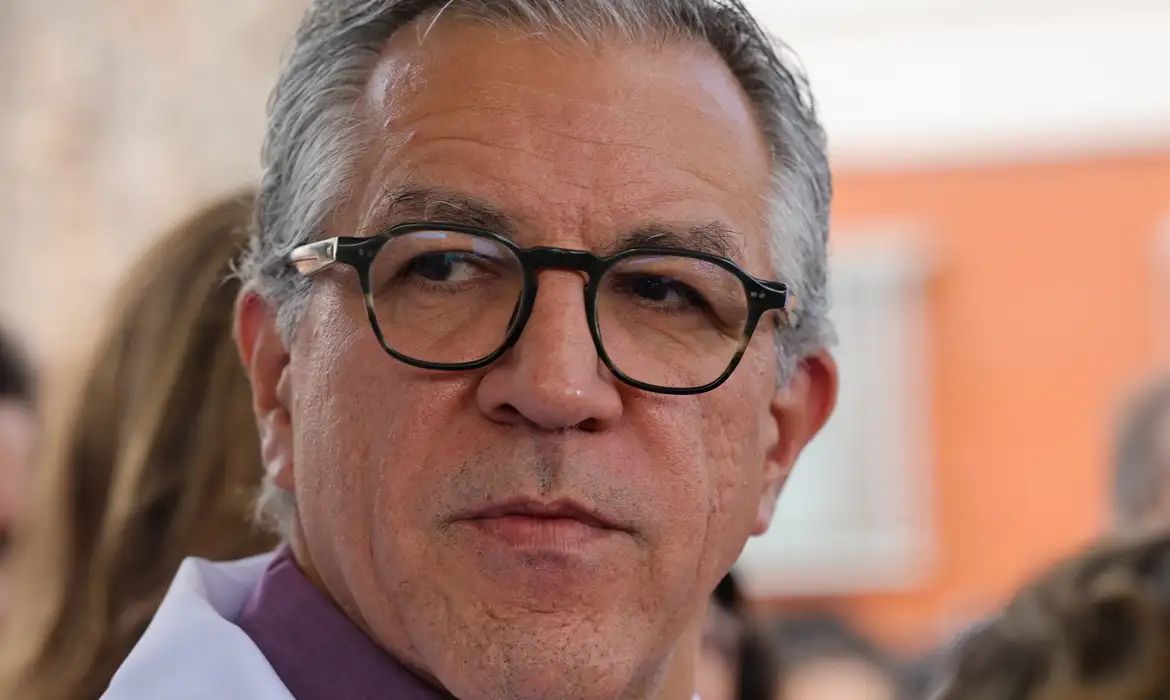 Ministro Padilha defende regulamentação da publicidade das bets