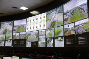 Monitoramento eletrônico já levou 12 agressores à prisão por descumprimento de medidas protetivas em 2026