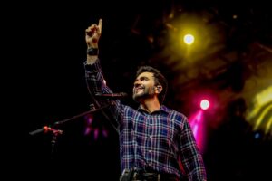 Padre Fábio de Melo faz show gratuito no DF no Dia do Trabalhador