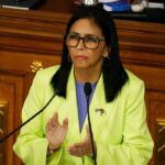 Presidente da Venezuela anuncia "aumento responsável" de salários